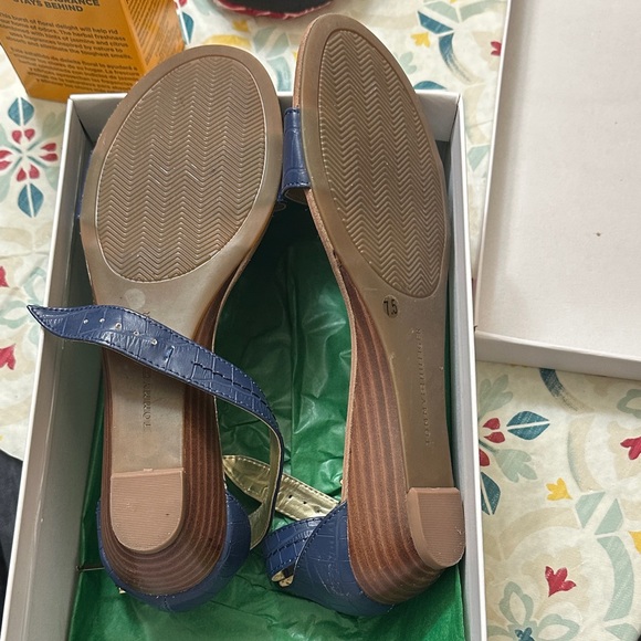 Tommy Hilfiger Women's Navy and Tan Sandals 7.5 - Picture 2 of 3
